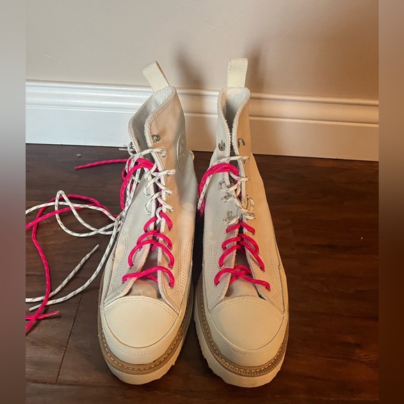 Converse Chuck Taylor All Terrain Leather Boots- NWOT Unisex Size W10M8.5 - Picture 2 of 10